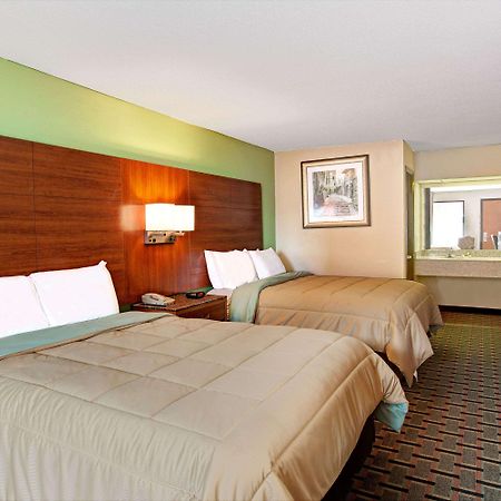 Days Inn Conover/Hickory Экстерьер фото