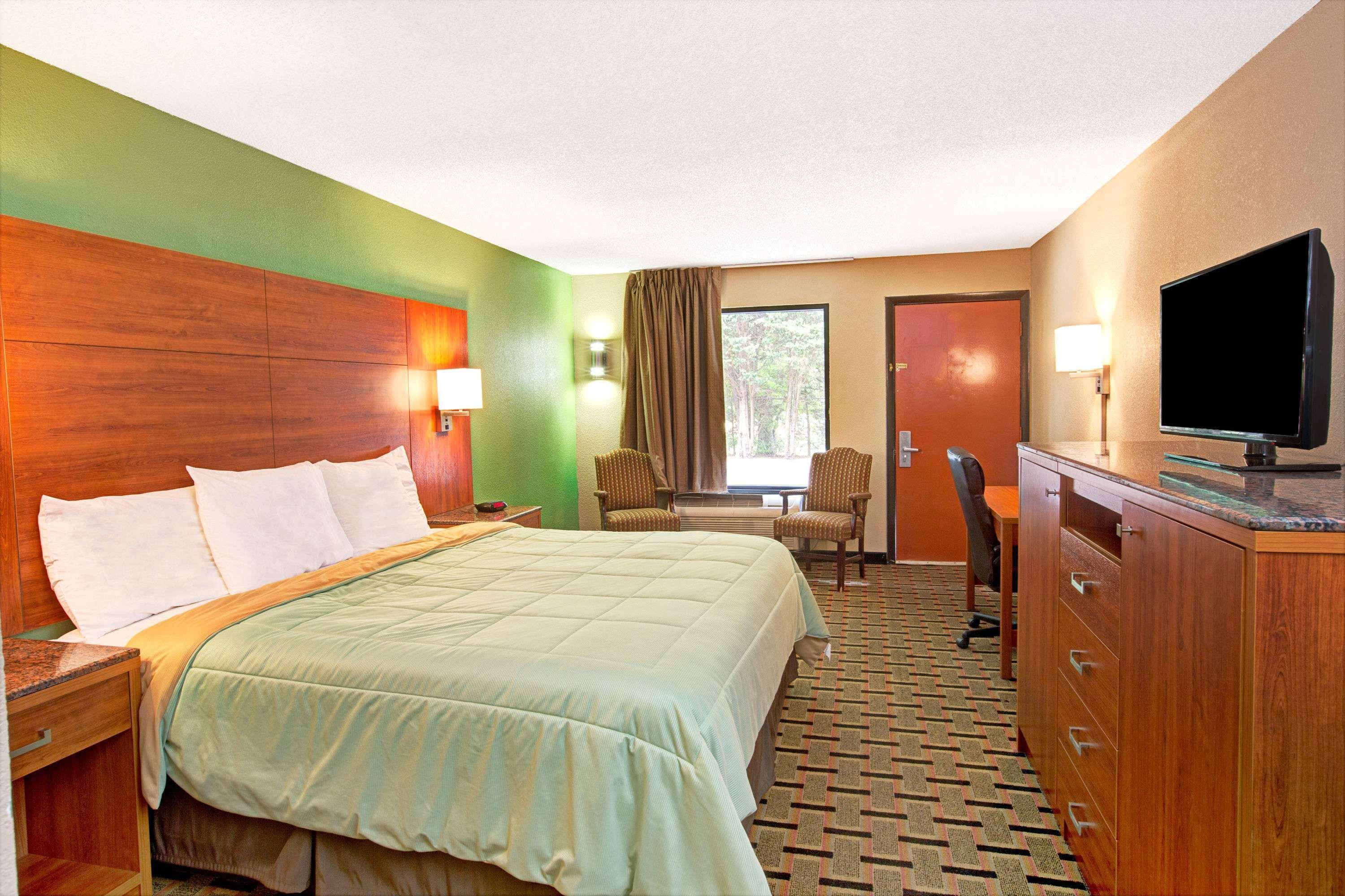 Days Inn Conover/Hickory Экстерьер фото