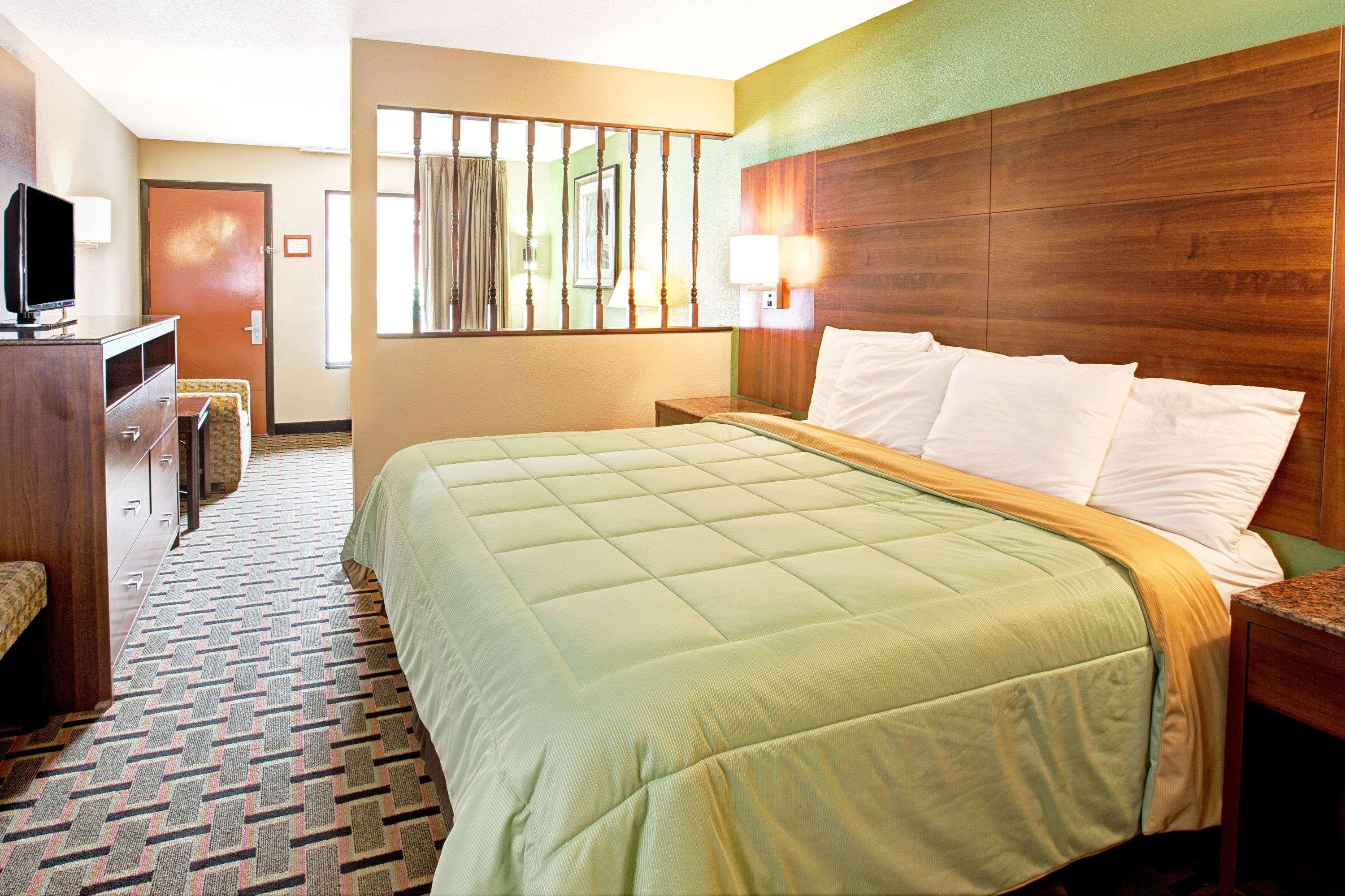 Days Inn Conover/Hickory Экстерьер фото