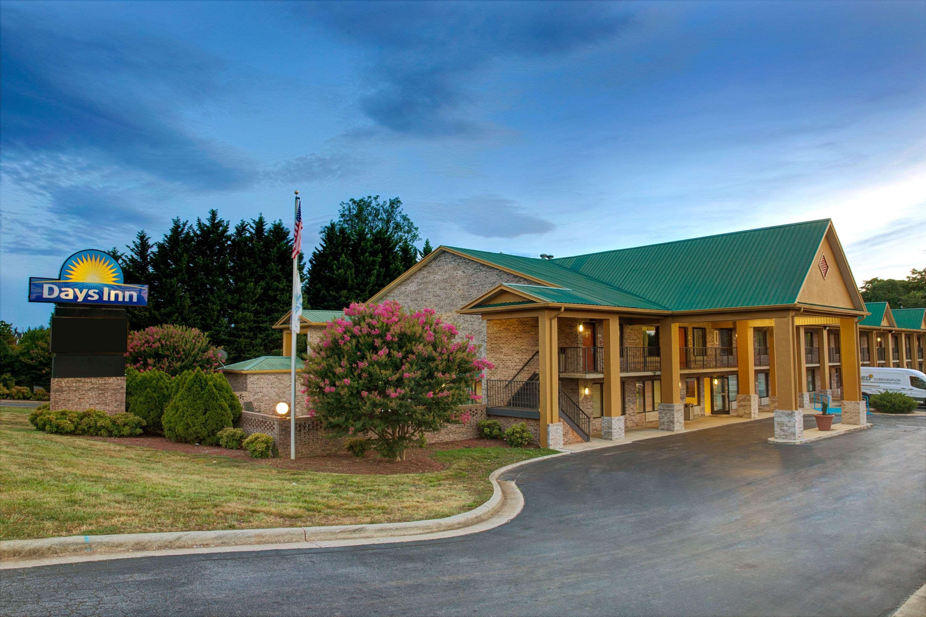 Days Inn Conover/Hickory Экстерьер фото