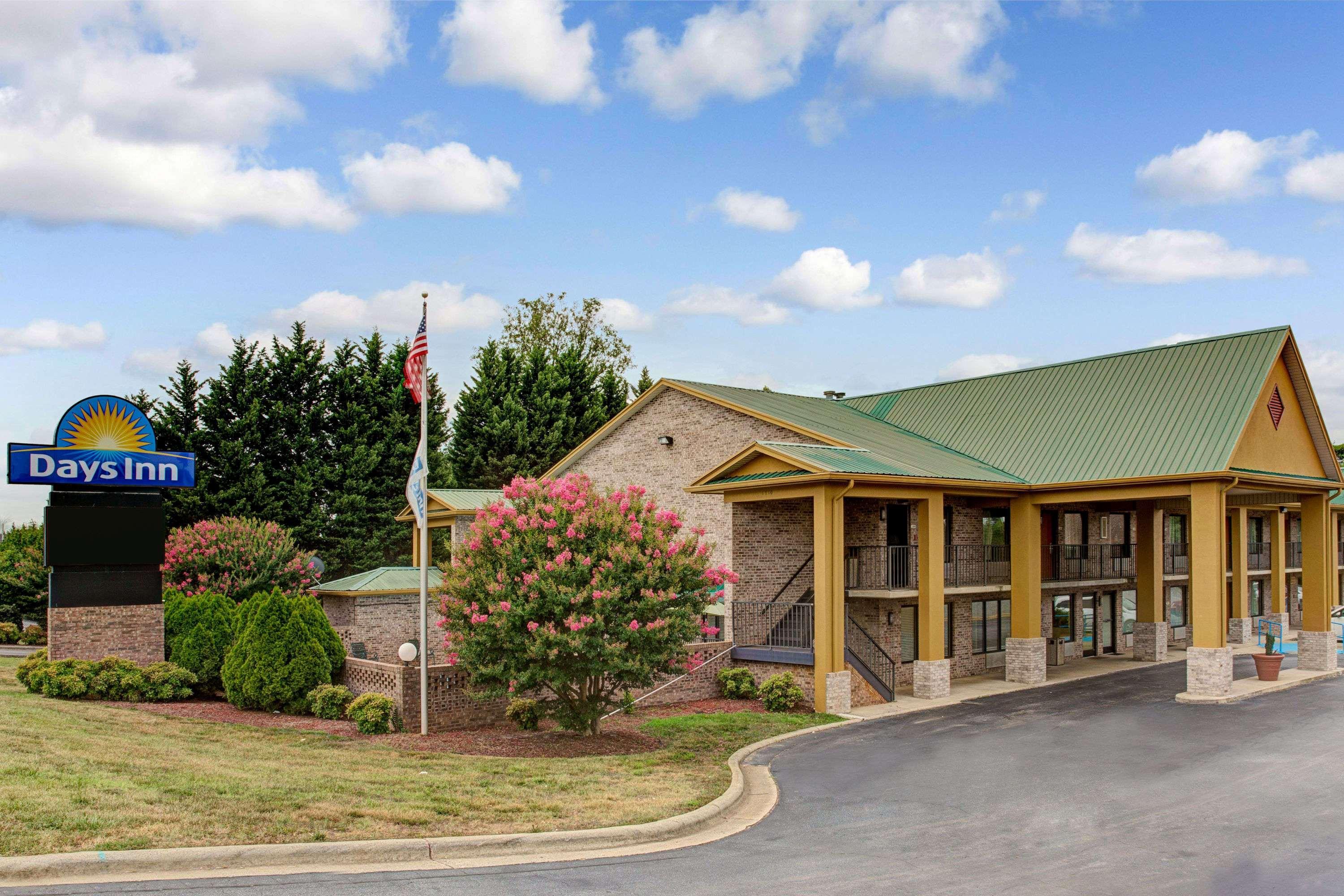 Days Inn Conover/Hickory Экстерьер фото