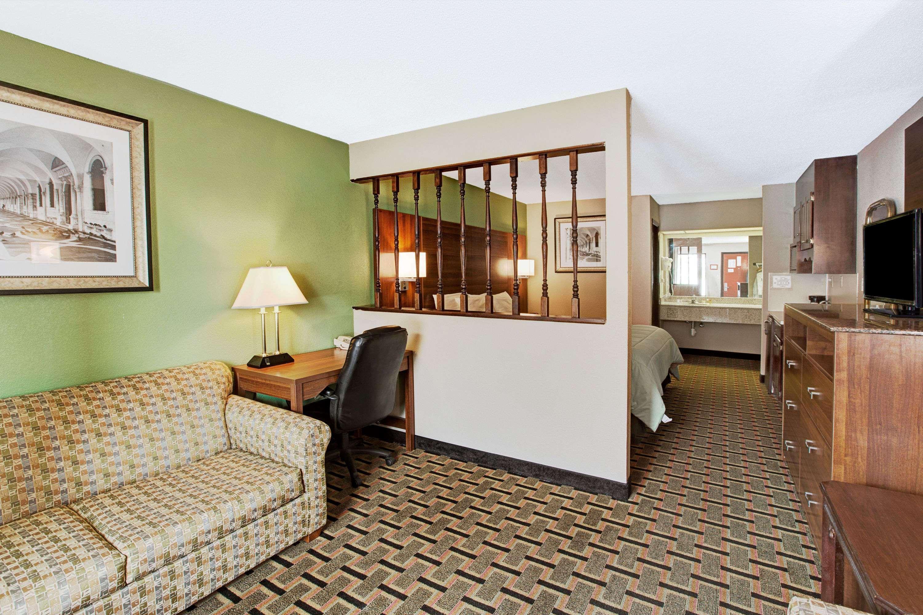 Days Inn Conover/Hickory Экстерьер фото