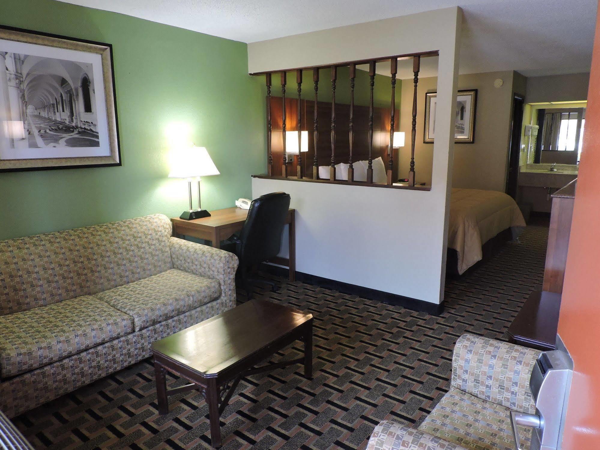 Days Inn Conover/Hickory Экстерьер фото